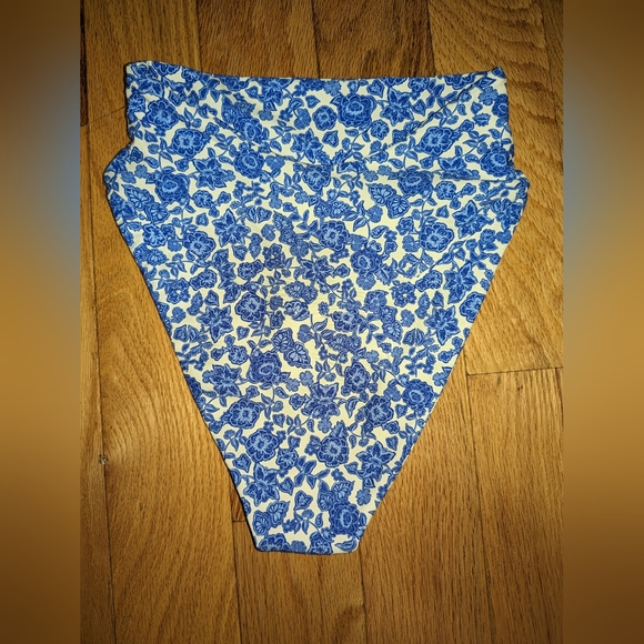 NWT CITRINE RUBY BIKINI BOTTOM IN BLUE BATIK - Picture 7 of 8